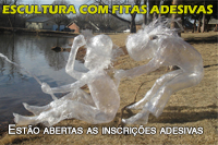 Escultura com fitas adesivas