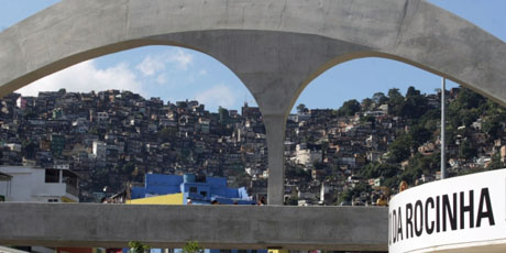 Passarela na Rocinha